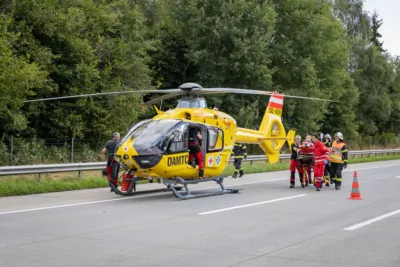 Zwei teils Schwerverletzte bei Crash in Leitplanke auf der A1 BAYER-AB2-7237.jpg