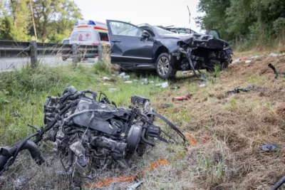 Zwei teils Schwerverletzte bei Crash in Leitplanke auf der A1 BAYER-AB2-7321.jpg