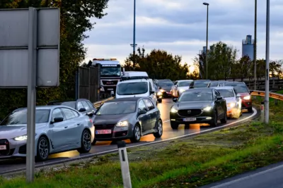 Metallerstreik: Massive Staus im Linzer Frühverkehr FOKE-2023110808001007-004.jpg