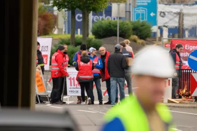 Metallerstreik: Massive Staus im Linzer Frühverkehr FOKE-2023110808421079-135.jpg