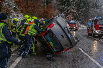 PKW-Überschlag auf Scharnsteinerstrasse fordert eine verletzte Person DSC-8398.jpg