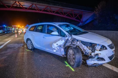 Sieben beteiligte Fahrzeuge bei Unfall auf A1 DSC-8721.jpg