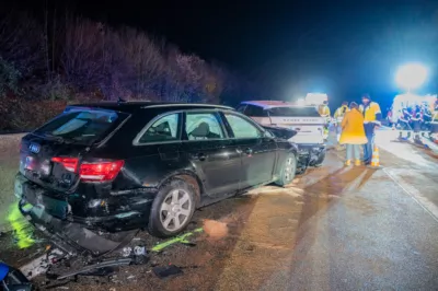 Sieben beteiligte Fahrzeuge bei Unfall auf A1 DSC-8775.jpg