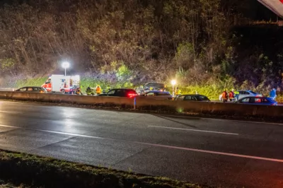 Sieben beteiligte Fahrzeuge bei Unfall auf A1 DSC-9034.jpg