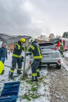 PKW rutscht gegen Gartenzaun - Feuerwehr Inzersdorf im Einsatz DSC-9188.jpg