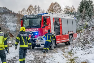 PKW rutscht gegen Gartenzaun - Feuerwehr Inzersdorf im Einsatz DSC-9193.jpg