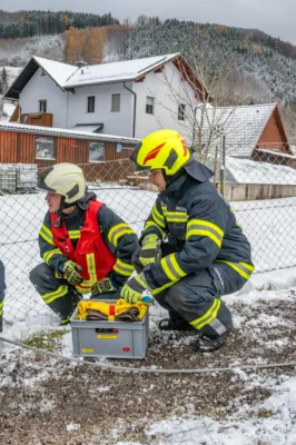 PKW rutscht gegen Gartenzaun - Feuerwehr Inzersdorf im Einsatz DSC-9210.jpg