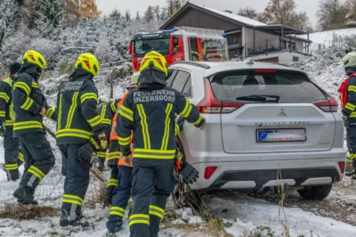 PKW rutscht gegen Gartenzaun - Feuerwehr Inzersdorf im Einsatz DSC-9225.jpg