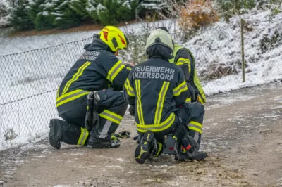 PKW rutscht gegen Gartenzaun - Feuerwehr Inzersdorf im Einsatz DSC-9237.jpg