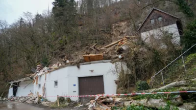 Erdrutsch zerstörte historisches Gebäude im Mühlviertel FOKE-2023122411037401105-020.jpg