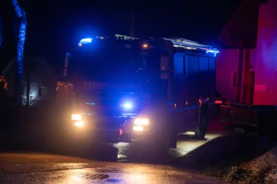 Adventkranzbrand in Kremsmünster endet glimpflich - Drei Feuerwehren im Einsatz DSC-1666.jpg