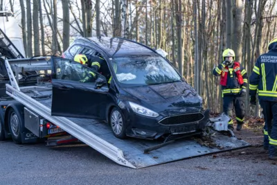 Feuerwehr Reichenau im Mühlkreis rückt zu Fahrzeugbergung aus. Fahrzeugbergung-Reichenau-6785.jpg