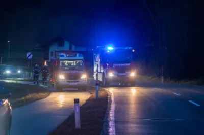 Dachgeschossbrand fordert fünf Verletzte - Neun Feuerwehren mit über 100 Einsatzkräften im Einsatz DSC-1776.jpg