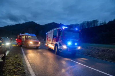 Dachgeschossbrand fordert fünf Verletzte - Neun Feuerwehren mit über 100 Einsatzkräften im Einsatz DSC-1782.jpg