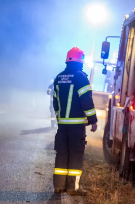 Dachgeschossbrand fordert fünf Verletzte - Neun Feuerwehren mit über 100 Einsatzkräften im Einsatz DSC-1788.jpg