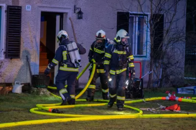 Dachgeschossbrand fordert fünf Verletzte - Neun Feuerwehren mit über 100 Einsatzkräften im Einsatz DSC-1793.jpg