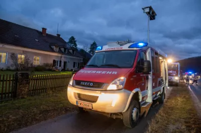 Dachgeschossbrand fordert fünf Verletzte - Neun Feuerwehren mit über 100 Einsatzkräften im Einsatz DSC-1803.jpg