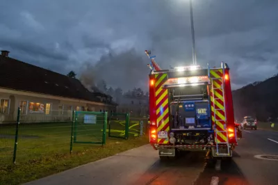 Dachgeschossbrand fordert fünf Verletzte - Neun Feuerwehren mit über 100 Einsatzkräften im Einsatz DSC-1813.jpg