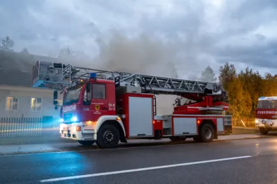 Dachgeschossbrand fordert fünf Verletzte - Neun Feuerwehren mit über 100 Einsatzkräften im Einsatz DSC-1819.jpg