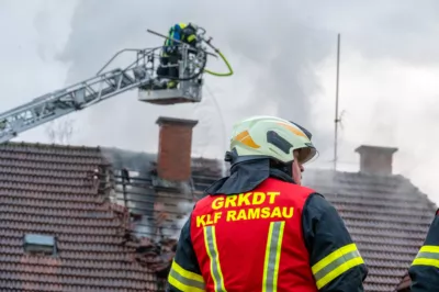 Dachgeschossbrand fordert fünf Verletzte - Neun Feuerwehren mit über 100 Einsatzkräften im Einsatz DSC-1869.jpg