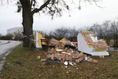 Fahrzeuglenker fuhr gegen Kapelle fkstore-91003.jpg