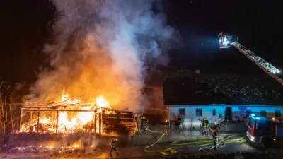 Vollbrand eines Nebengebäudes FOKE-202401110613-027.jpg