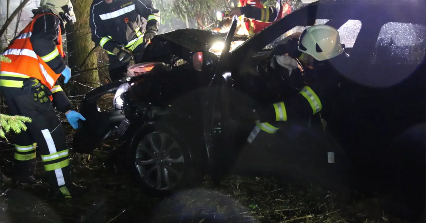 Menschenrettung nach Verkehrsunfall