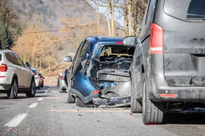 3 Verletzte bei Verkehrsunfall im Haselgraben BAYER-AB2-5096.jpg