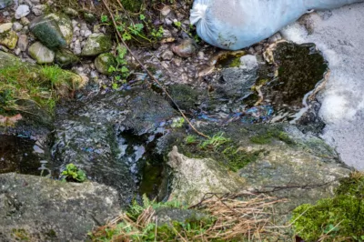 Unbekannte Flüssigkeit in der Steyr - Drei Feuerwehren im Einsatz DSC-2885.jpg