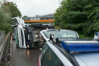 Betonmischer auf der A7 umgestürzt betonmischer-umgestuerzt_04.jpg