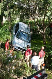 Pensionistin mit Auto in Teich gelandet auto-in-teich_06.jpg