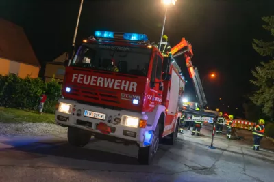 PKW durchbrach Gartenzaun - Polizei und Feuerwehr im Einsatz DSC06765-Verbessert-RR.jpg