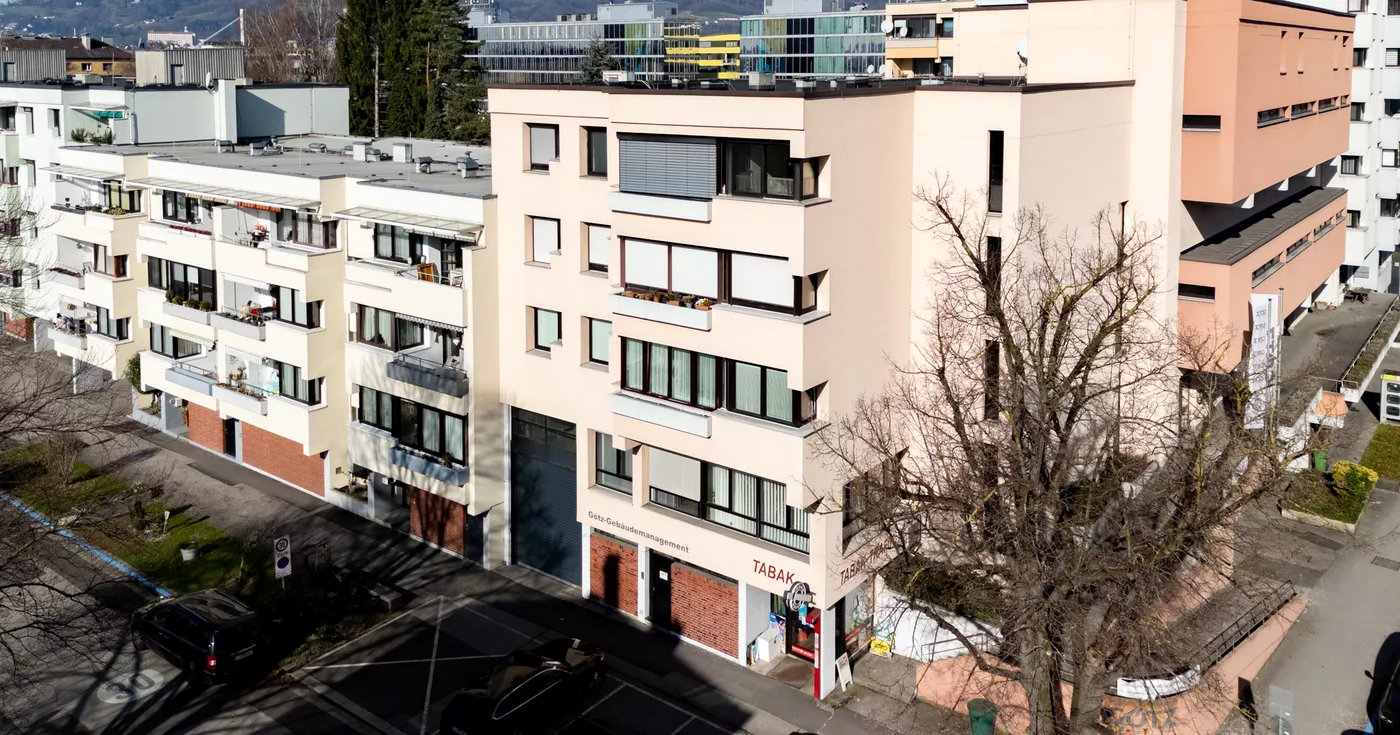 Titelbild: Kleinkind nach Fenstersturz verstorben