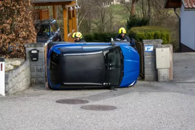 Auto selbstständig gemacht und zur Seite gekippt Fahrzeugbergung-Riedegg-1499.jpg