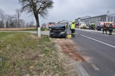 Auffahrunfall unweit des Feuerwehrhauses Irndorf fkstore-94851.jpg