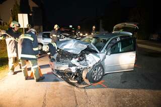 Frontalzusammenstoß im Ortsgebiet unfall-furth_07.jpg