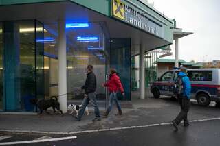 Banküberfall in Linz - Täter auf der Flucht bankueberfall-altenbergerstrasse_14.jpg