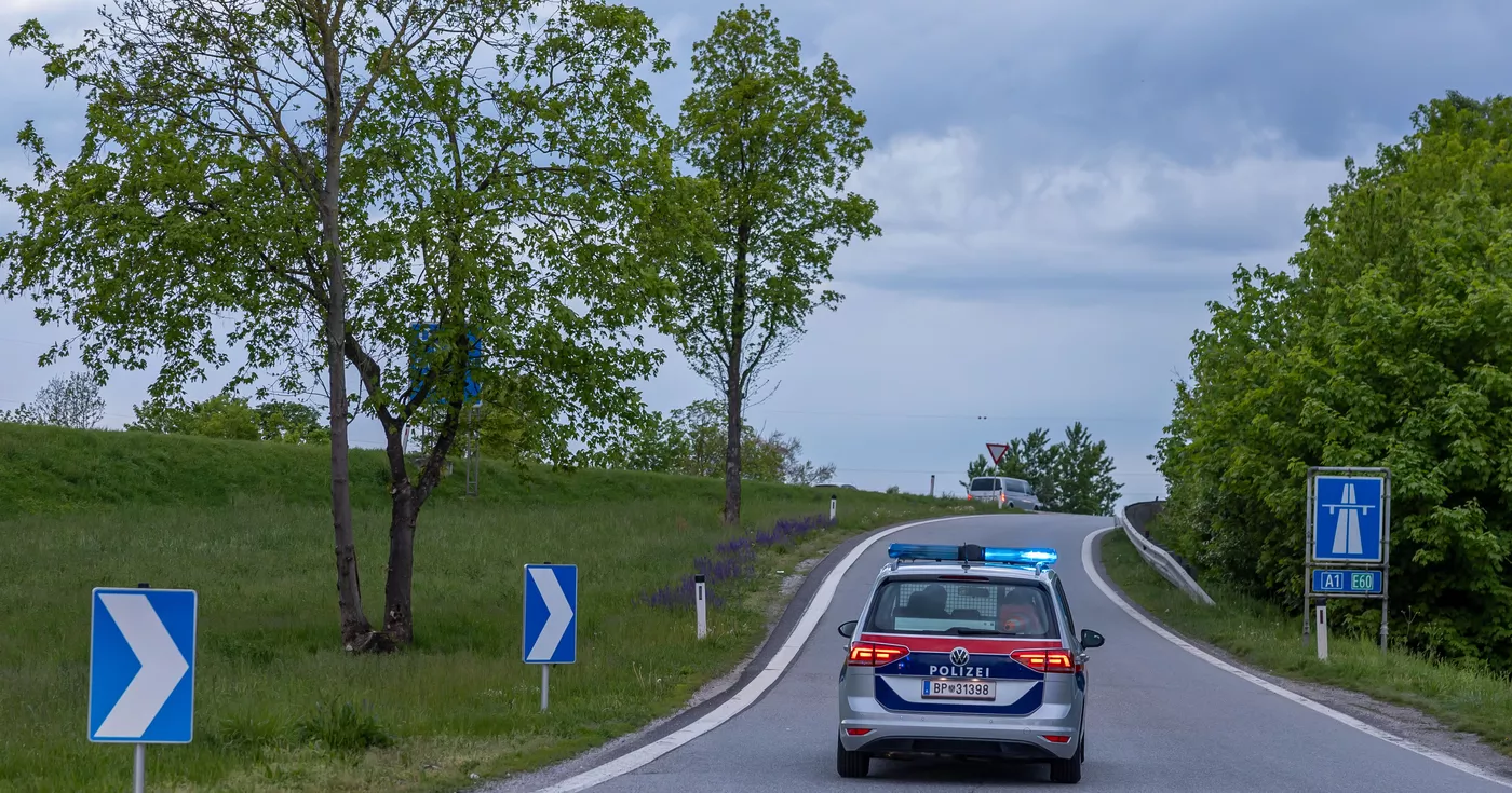 Titelbild: Nach Unfall zu Fuß geflüchtet