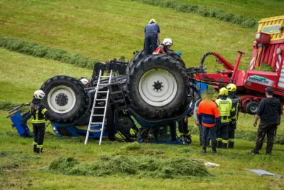 Riesenglück bei Unfall mit Traktor PANC-20240512161902256-028.jpg