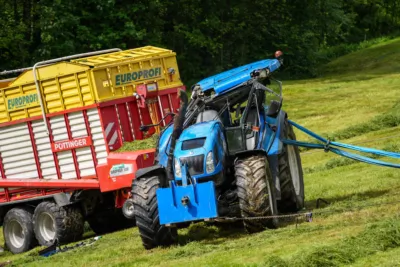 Riesenglück bei Unfall mit Traktor PANC-20240512163802270-031.jpg