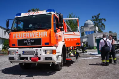 3 Feuerwehren kämpften gegen 3 Meter hohe Flammen in Leonding DSC02722.jpg