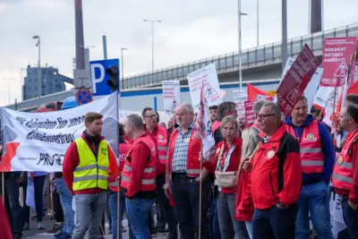 Protest der Chemiearbeiter in Linz PANC-202405230000103053-004.jpg