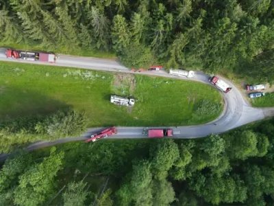 LKW-Bergung im Bezirk Perg - Doppelter Kraneinsatz 15.jpg