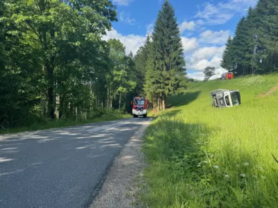 LKW-Bergung im Bezirk Perg - Doppelter Kraneinsatz 17.jpg