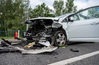 Verkehrsunfall im Bereich der Donaubrücke - Sechs Personen verletzt SB-20240525090081-039.jpg