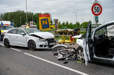 Verkehrsunfall im Bereich der Donaubrücke - Sechs Personen verletzt SB-202405250905-041.jpg