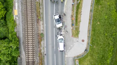 Verkehrsunfall im Bereich der Donaubrücke - Sechs Personen verletzt SB-20240526100416-051.jpg