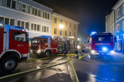 Gebäude am Stadtplatz von Rohrbach in Flammen SCHA-2024052901352400-008.jpg