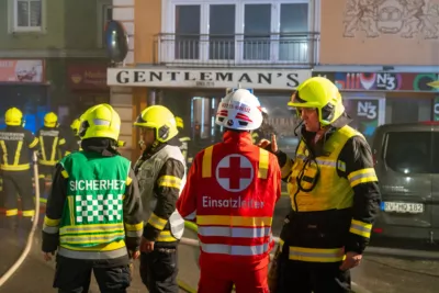 Gebäude am Stadtplatz von Rohrbach in Flammen SCHA-2024052902152400-033.jpg