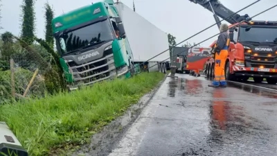 LKW-Unfall auf der B139: Aufwändige Bergung notwendig TEAM-202405281606160624-002.jpg